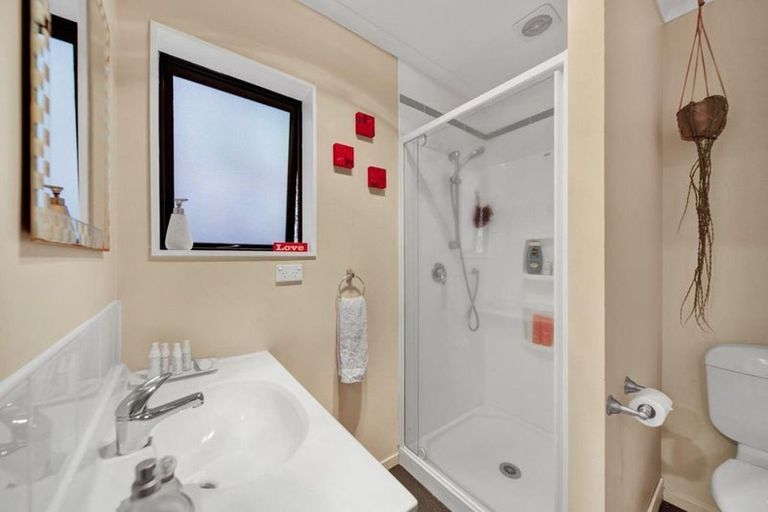 Photo of property in 10 Lavender Close, Spotswood, New Plymouth, 4310