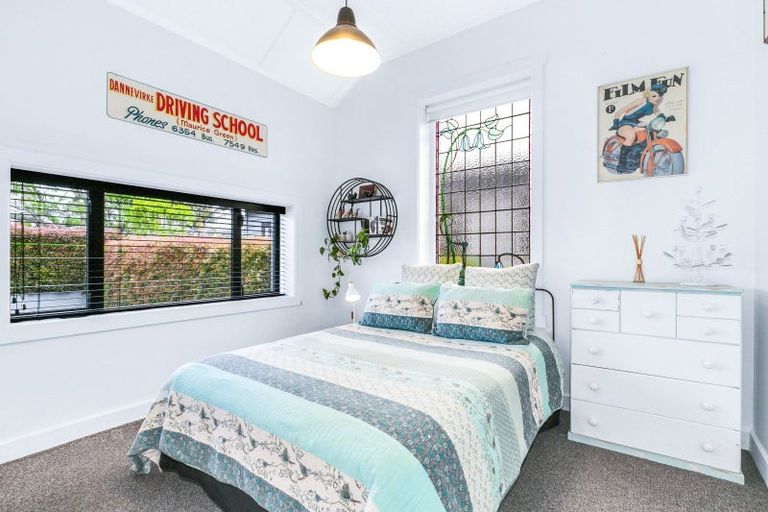 Photo of property in 51 St Michaels Avenue, Point Chevalier, Auckland, 1022