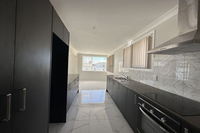 Photo of property in 4 Convair Crescent, Mangere, Auckland, 2022