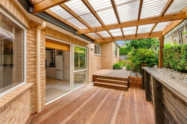 Photo of property in 12 Stonedge Lane, Rosedale, Auckland, 0632