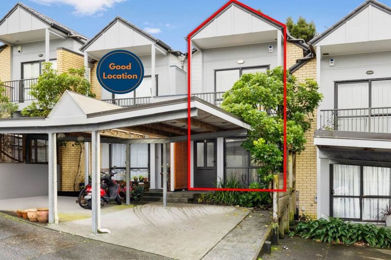Photo of property in 3/94 Glengarry Road, Glen Eden, Auckland, 0602