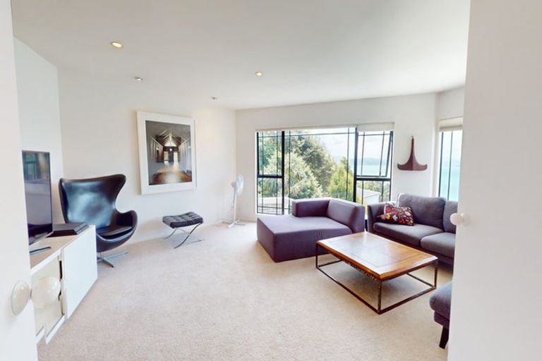 Photo of property in 2/79 Grafton Road, Roseneath, Wellington, 6011