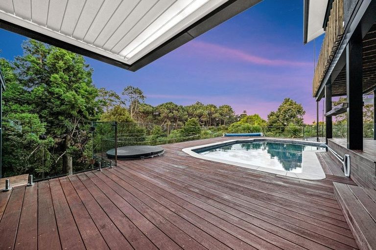 Photo of property in 8 Aberdeen Road, Campbells Bay, Auckland, 0620