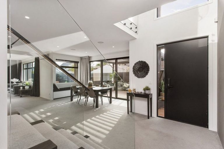 Photo of property in 122a Clyde Road, Ilam, Christchurch, 8041