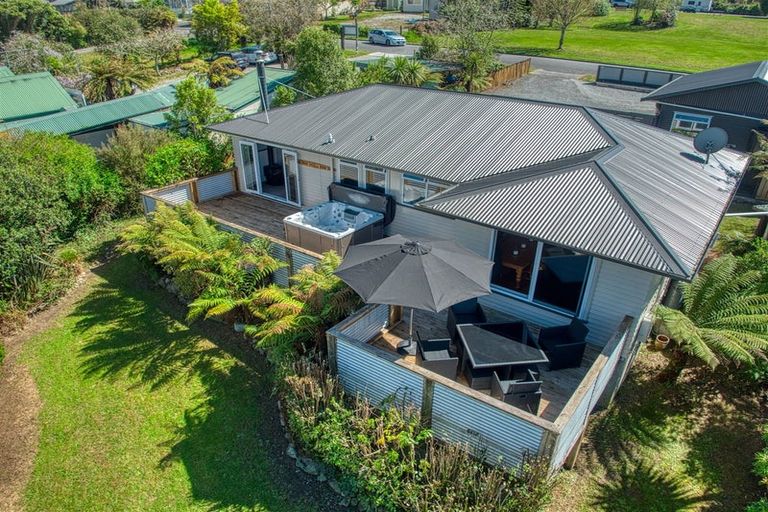 Photo of property in 42 Koe Street, Moana, 7872