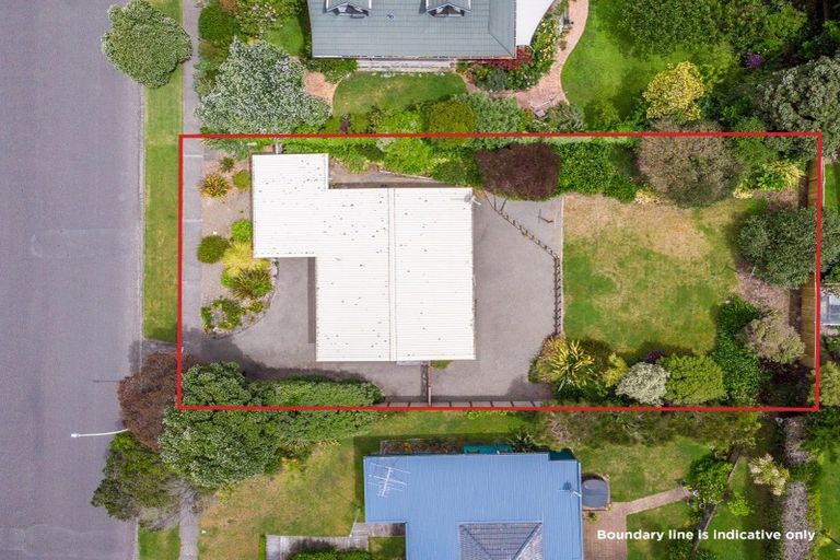 Photo of property in 175 Tutere Street, Waikanae Beach, Waikanae, 5036