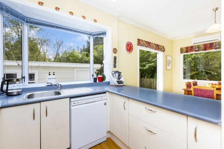 Photo of property in 33 Elmslie Road, Pinehaven, Upper Hutt, 5019