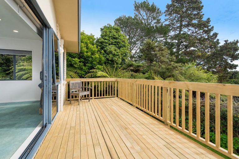 Photo of property in 11 Canary Place, Unsworth Heights, Auckland, 0632