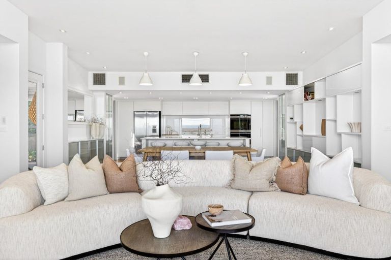 Photo of property in 40 Roslyn Road, Bluff Hill, Napier, 4110