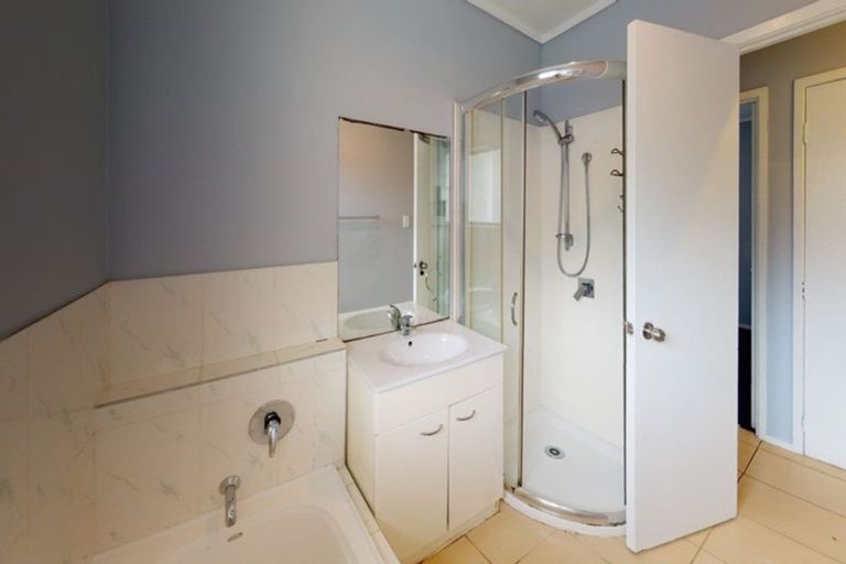 Photo of property in 1/319 Roscommon Road, Clendon Park, Auckland, 2103