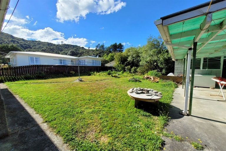 Photo of property in 12 Lowry Crescent, Stokes Valley, Lower Hutt, 5019