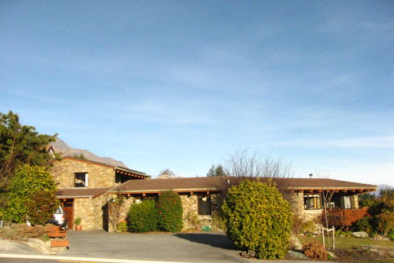 Photo of property in 748 Peninsula Road, Kelvin Heights, Queenstown, 9300