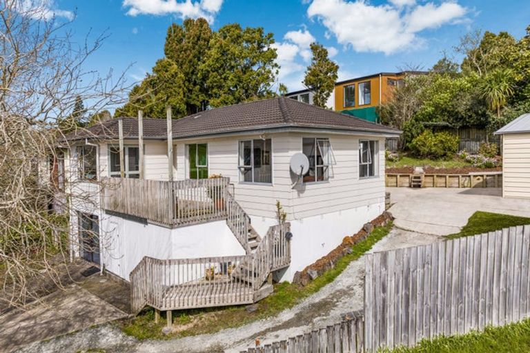 Photo of property in 10 Glucina Place, Glen Eden, Auckland, 0602