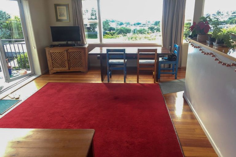 Photo of property in 1/24 Hastings Road, Mairangi Bay, Auckland, 0630