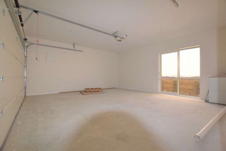 Photo of property in 36 Harbour Crest Drive, Waiuku, 2123