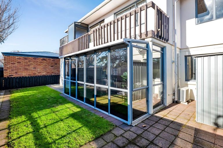 Photo of property in 2/65 Northgate, Strandon, New Plymouth, 4312