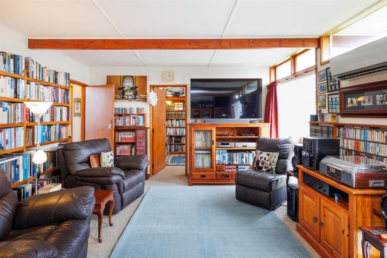 Photo of property in 14 Totara Street, Marton, 4710