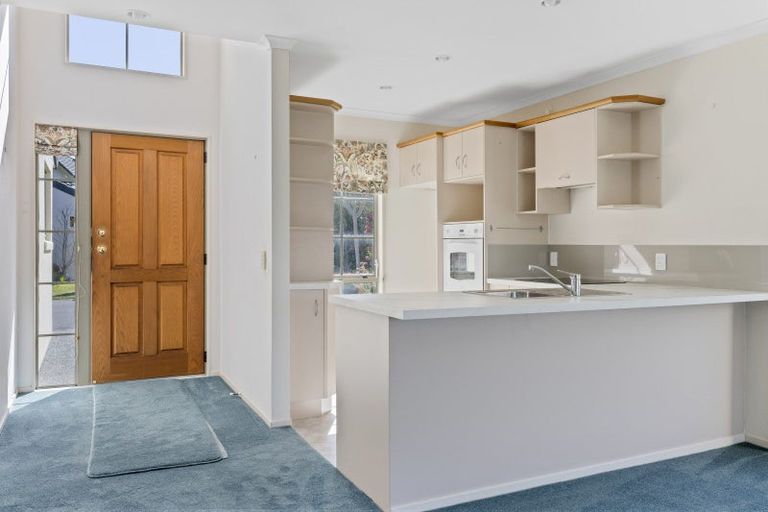 Photo of property in 41 Lakeridge Close, Rangatira Park, Taupo, 3330