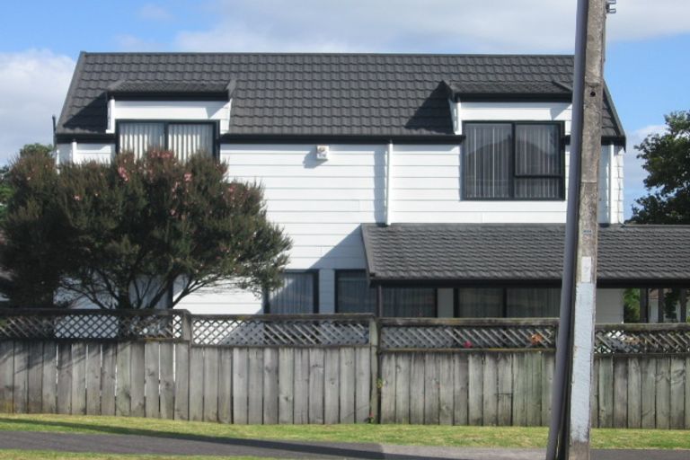 Photo of property in 3/4 Manuka Road, Glenfield, Auckland, 0629