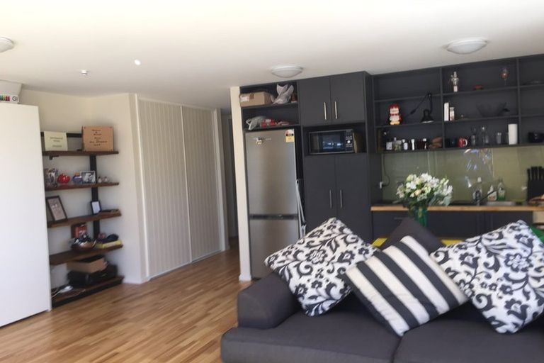 Photo of property in 33 Grove Road, Addington, Christchurch, 8024