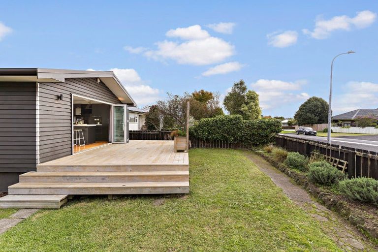 Photo of property in 1/6 Mcleod Road, Weymouth, Auckland, 2103