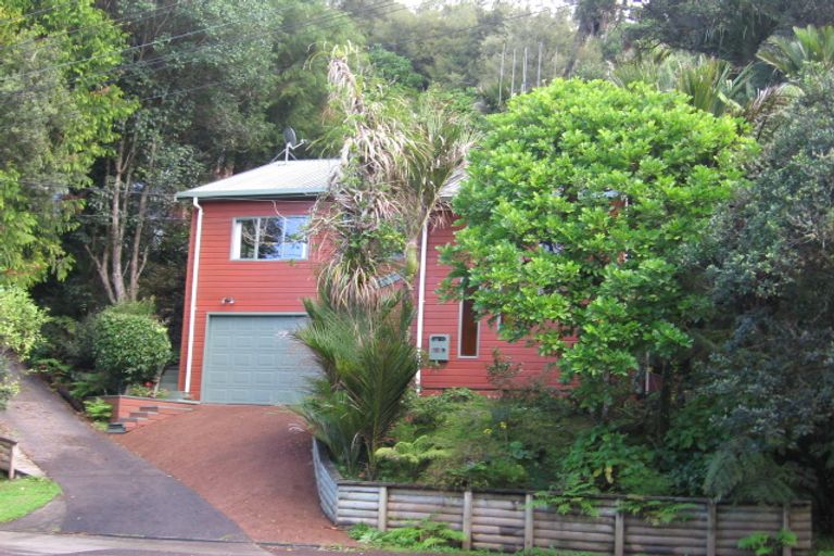 Photo of property in 155 Woodlands Park Road, Titirangi, Auckland, 0604