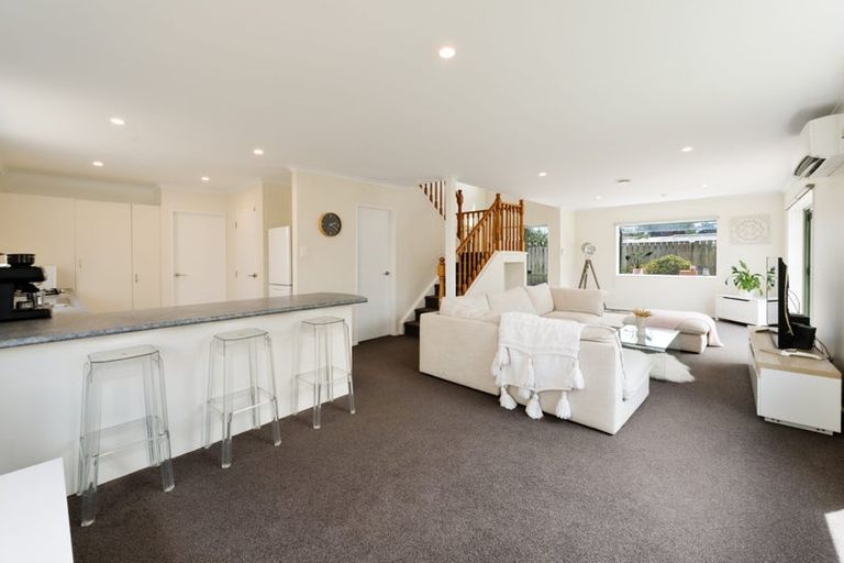 Photo of property in 33 Woodford Avenue, Henderson, Auckland, 0610