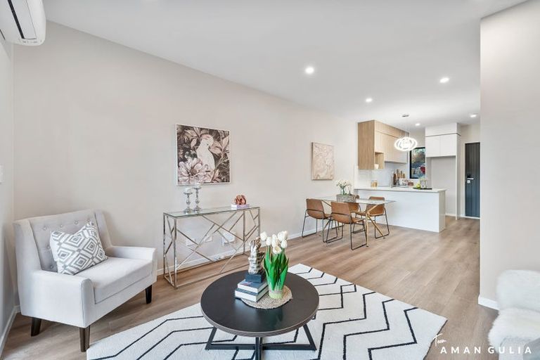 Photo of property in 1/93 Woodglen Road, Glen Eden, Auckland, 0602