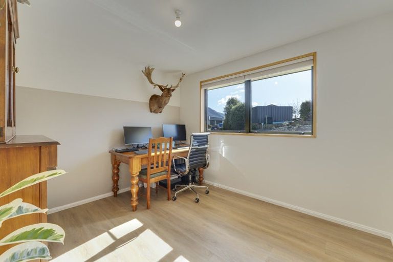 Photo of property in 8 Mary Lane, Lake Hawea, Wanaka, 9382