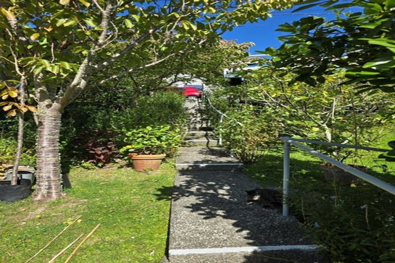 Photo of property in 24 Silverstream Road, Crofton Downs, Wellington, 6035