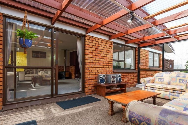 Photo of property in 2/529 Weymouth Road, Weymouth, Auckland, 2103