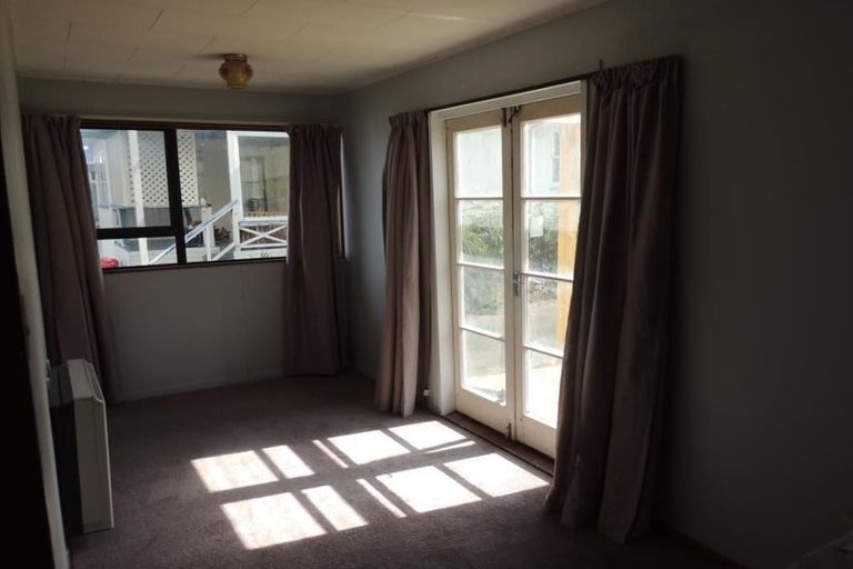 Photo of property in 207 Carlyle Street, Napier South, Napier, 4110