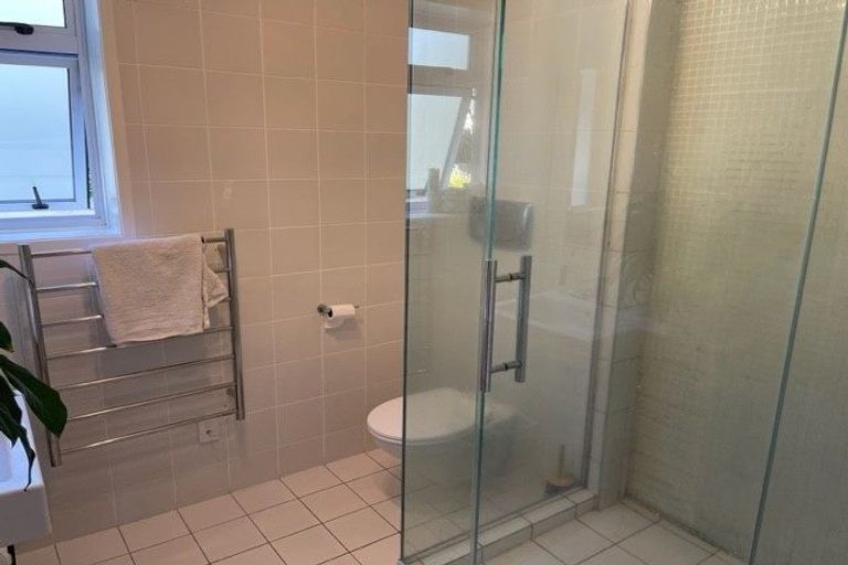 Photo of property in 1/38 Kitchener Road, Milford, Auckland, 0620