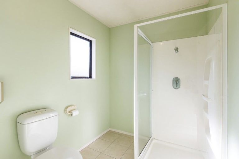 Photo of property in 17 Howell Road, Paraparaumu Beach, Paraparaumu, 5032