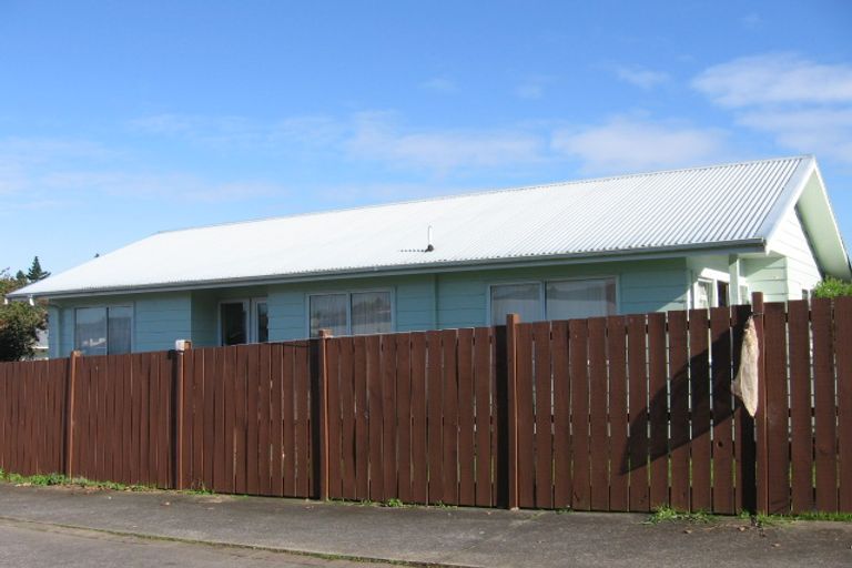 Photo of property in 16 Keri Anne Place, Goodwood Heights, Auckland, 2105