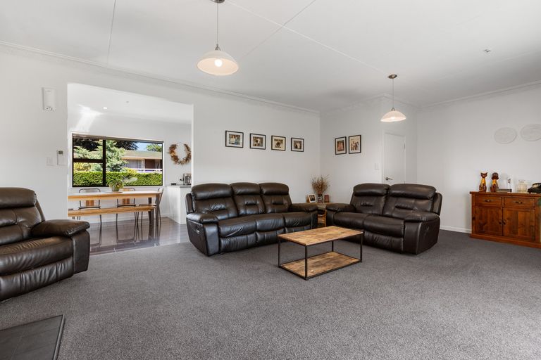 Photo of property in 20 Lynas Street, Outram, 9019