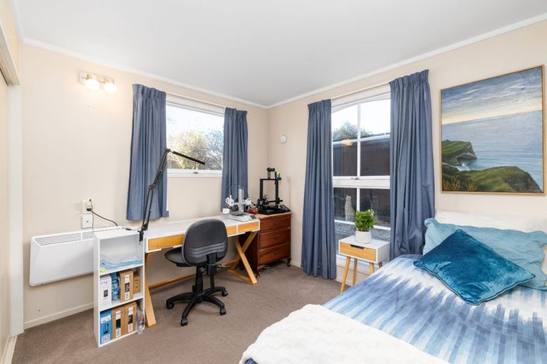 Photo of property in 18 Delaware Crescent, Russley, Christchurch, 8042