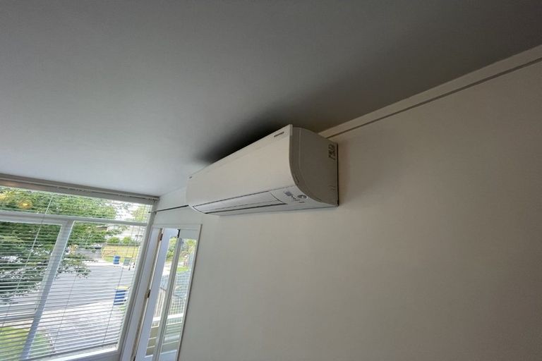 Photo of property in 13 Rickards Place, New Lynn, Auckland, 0600