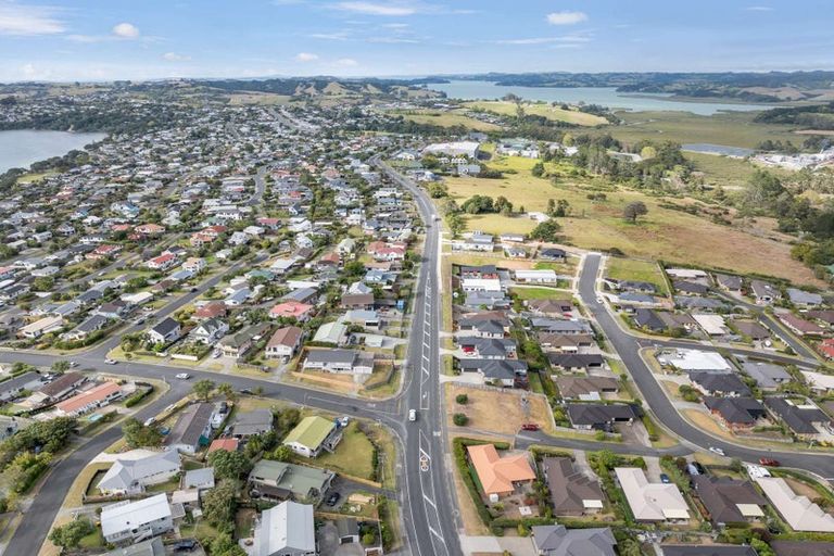 Photo of property in 9 Hewson Drive, Snells Beach, 0920