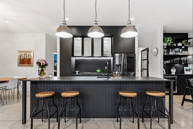 Photo of property in 72 Point Wells Road, Point Wells, 0986