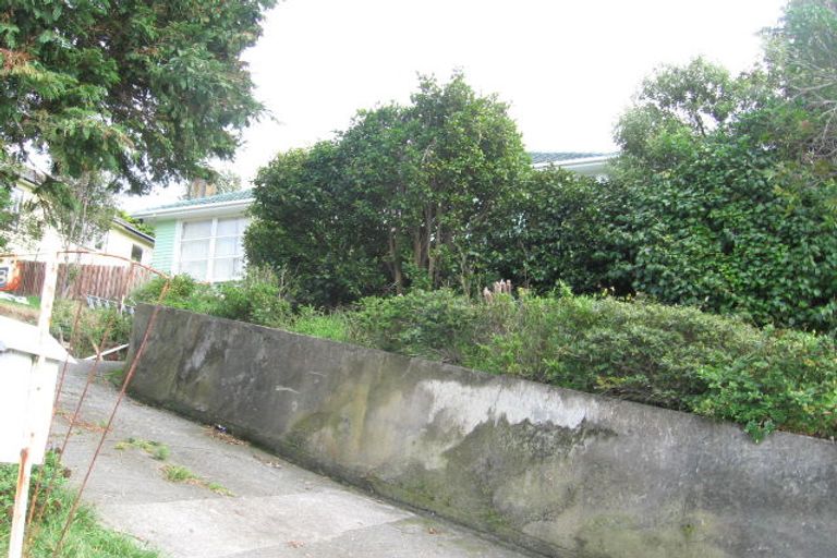 Photo of property in 8 Kitchener Terrace, Johnsonville, Wellington, 6037