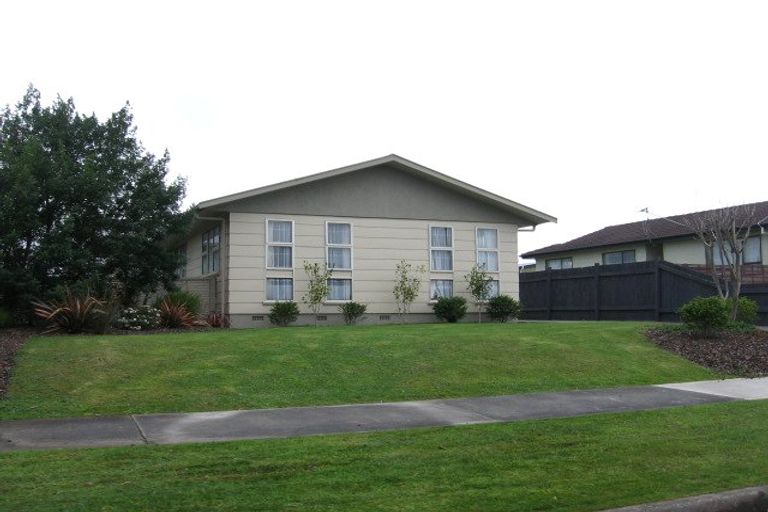 Photo of property in 11 Colonial Place, Kelvin Grove, Palmerston North, 4414
