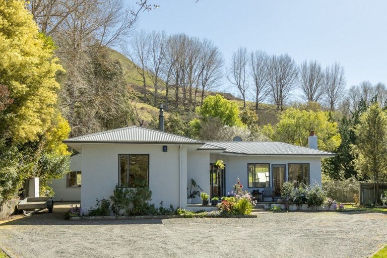 Photo of property in 309 Ellis Wallace Road, Eskdale, Napier, 4182
