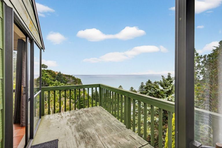 Photo of property in 128 Priestley Terrace, Bluff Hill, Napier, 4110