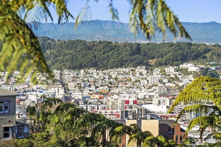 Photo of property in 63 Central Terrace, Kelburn, Wellington, 6012