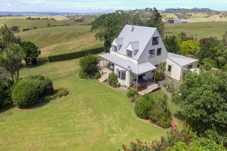 Photo of property in 115 Wilson Road, South Head, Helensville, 0874