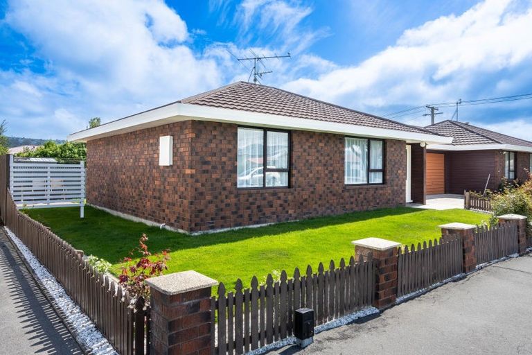 Photo of property in 13b Young Street, Saint Kilda, Dunedin, 9012