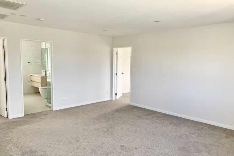 Photo of property in 52 Golden Morning Drive, Albany Heights, Auckland, 0632