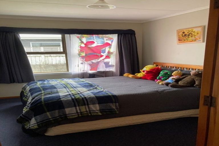 Photo of property in 4 Margaret Place, Merrilands, New Plymouth, 4312