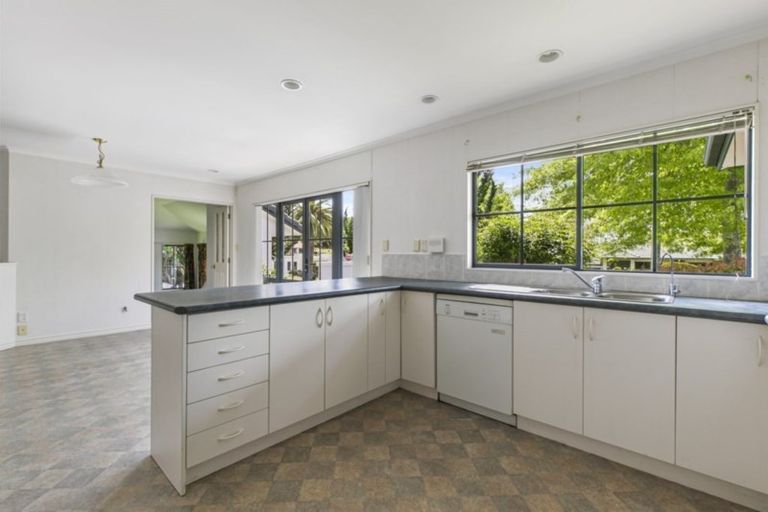 Photo of property in 2 Buckingham Place, Bethlehem, Tauranga, 3110